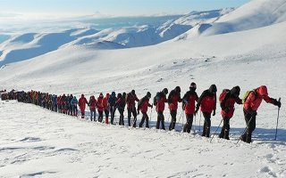 Şehitler anısına zirveye tırmandılar