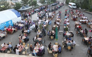 Palandöken Belediyesinin iftar sofraları hazır