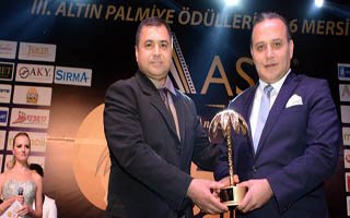 Ali Demirhan Ödülünü Aldı