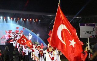 EYOF renkli görüntülerle başladı