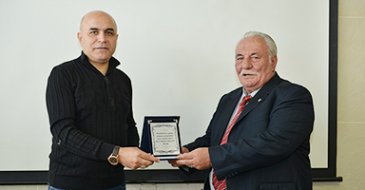 Muhtarlardan Korkut’a memnuniyet plaketi 