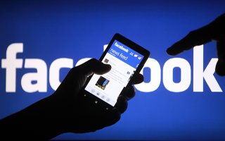 Facebook paylaşımlarını beğenmediği için dövüldü