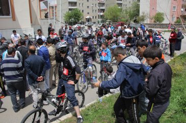 Erzurum'da bisiklet halk yarışı düzenledi