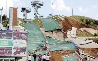 Atlama kuleleri daha önce iki kez göçmüş