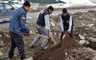 Erzurum'da Kışlık Mezar Hazırlığı