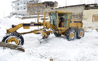 Yakutiye köylerde de kar temizliyor