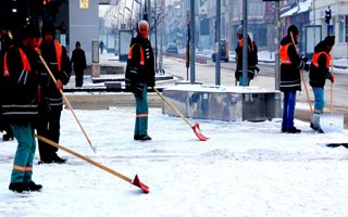 Erzurum'da kar yağışı etkili oluyor