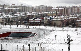 Erzurum güne kar yağışı ile uyandı