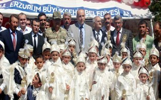 Şenkaya ve Olur'da sünnet şöleni coşkusu