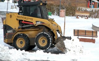 Erzurum'da 15 köy yolu kapandı