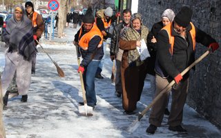 Kaldırımlar ve süs havuzları buz tuttu