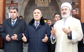 Ayaz Paşa cami yeniden hizmete açıldı