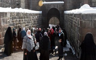 Çat Belediyesi kadınlara Erzurum'u gezdirdi