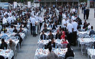 Erzurum'da ilk iftar heyecanı yaşandı