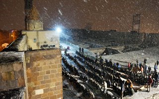 Erzurumlular sabah namazını kalede kıldı