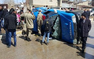 Erzurum'da askeri araç ile otobüs çarpıştı