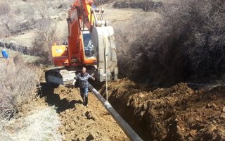 Kırsala Çelik Borularla Su Hizmeti Veriliyor