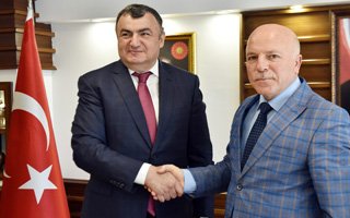 Kassanov Başkan Sekmen'i Ziyaret Etti