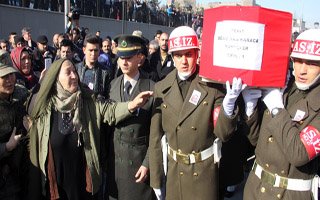 Erzurum'da binlerce kişi şehidini uğurladı