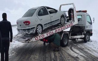 Kar yağışı kazalara sebebiyet verdi